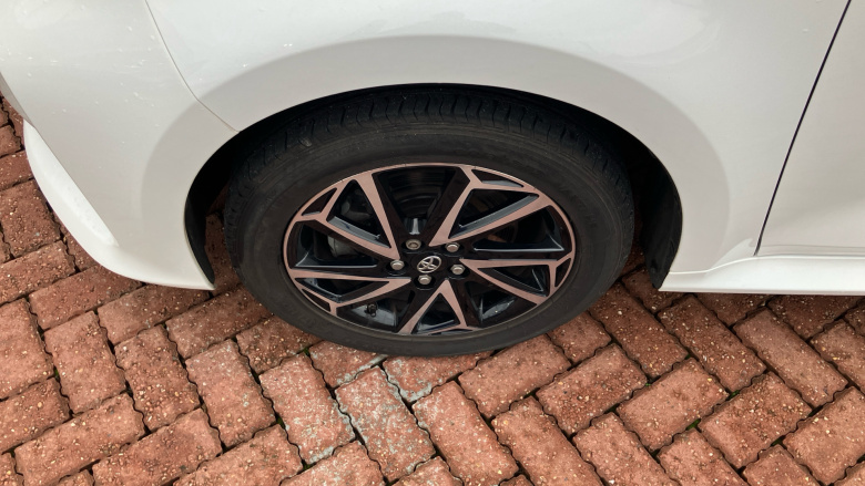 Toyota Yaris 1.5 Hybrid Design 5dr CVT Hybrid Hatchback